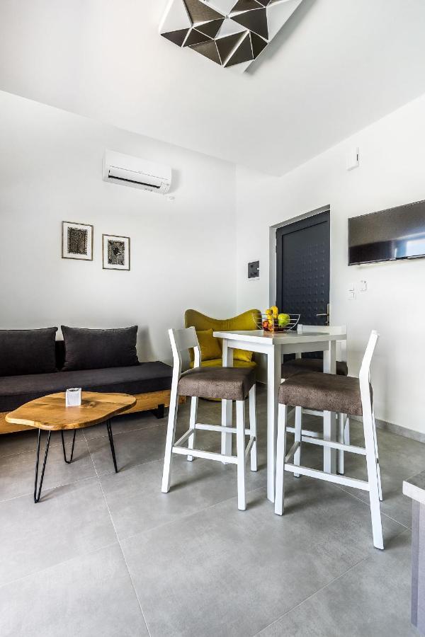Villa Daniela & Apartments كوتْسوناري المظهر الخارجي الصورة